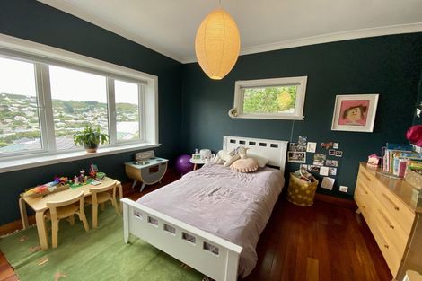 Photo of property in 112 Eden Street, Island Bay, Wellington, 6023