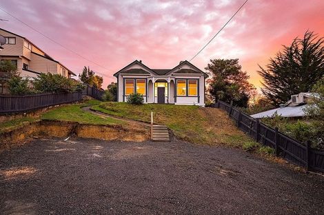 Photo of property in 39 Argyle Street, Mornington, Dunedin, 9011