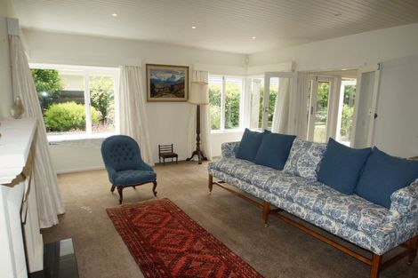 Photo of property in 127 Fendalton Road, Fendalton, Christchurch, 8014