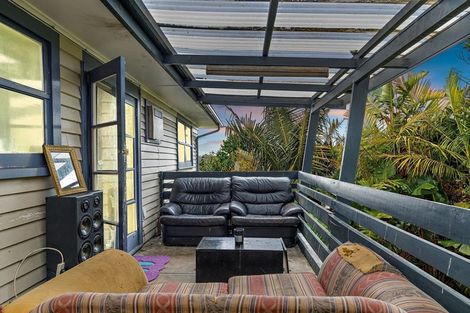 Photo of property in 26 Royal View Road, Te Atatu South, Auckland, 0610