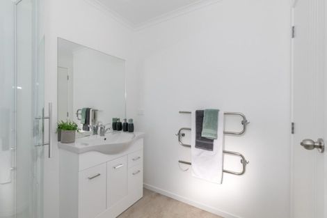 Photo of property in 8 Bosun Place, Te Atatu Peninsula, Auckland, 0610