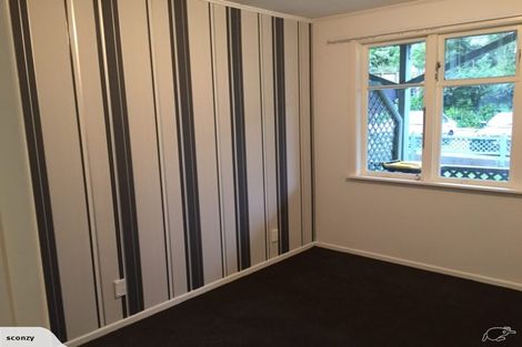 Photo of property in 1/62 Simla Crescent, Khandallah, Wellington, 6035