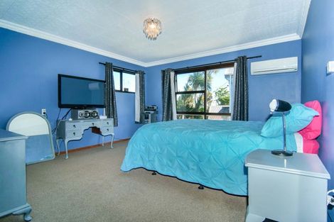 Photo of property in 17 Henley Street, Westport, 7825