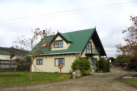 Photo of property in 62 Davis Street, Reefton, 7830