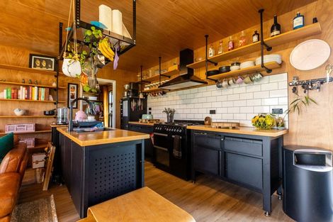 Photo of property in 237 Croydon Road, Midhirst, Stratford, 4394