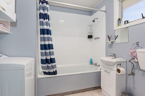 Photo of property in 169b Newlands Road, Newlands, Wellington, 6037