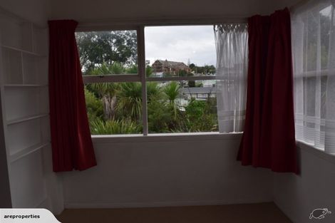 Photo of property in 2/17 View Road, Glenfield, Auckland, 0627