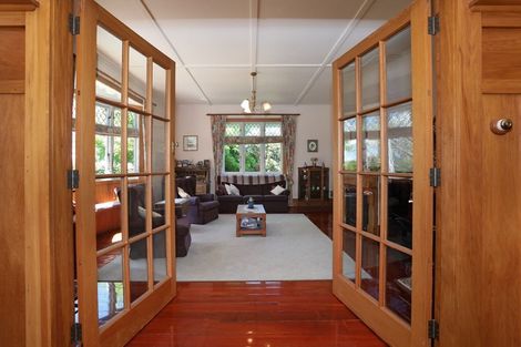 Photo of property in 6 Ross Street, Marton, 4710