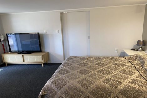 Photo of property in 22 Marie Crescent, Te Atatu South, Auckland, 0610