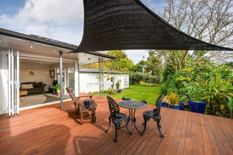 Photo of property in 8 Waterloo Crescent, Hokowhitu, Palmerston North, 4410