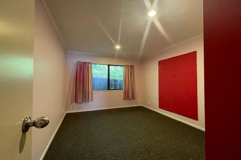 Photo of property in 338a Glengarry Road, Glen Eden, Auckland, 0602