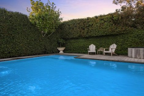 Photo of property in 9 Tui Glen Road, Birkenhead, Auckland, 0626
