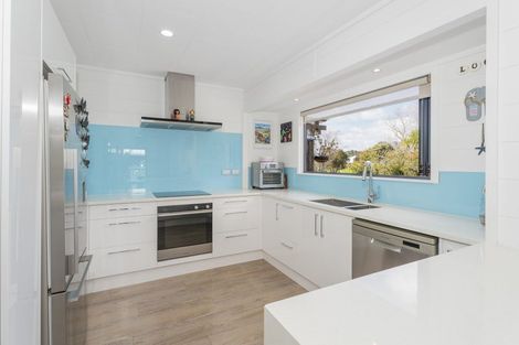 Photo of property in 13 Martin Place, Cooks Beach, Whitianga, 3591