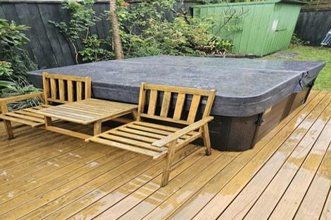Photo of property in 2/99 Konini Road, Titirangi, Auckland, 0604
