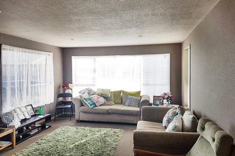 Photo of property in 62 Oakley Crescent, Hornby, Christchurch, 8042