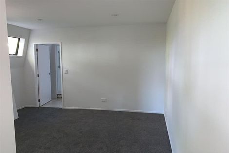 Photo of property in 23 James Paige Lane, Riverhead, Albany, 0793