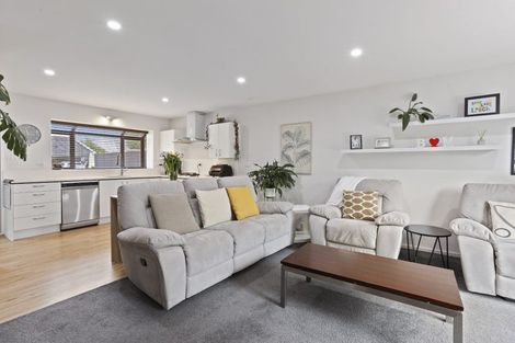 Photo of property in 10 Pyatt Place, Redwood, Christchurch, 8051