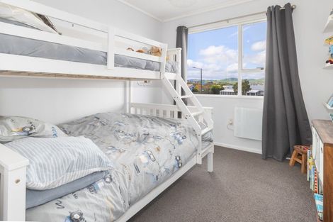 Photo of property in 2 Pennant Grove, Titahi Bay, Porirua, 5022