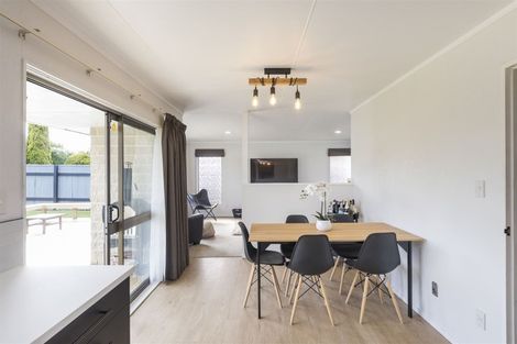 Photo of property in 80 John F Kennedy Drive, Milson, Palmerston North, 4414
