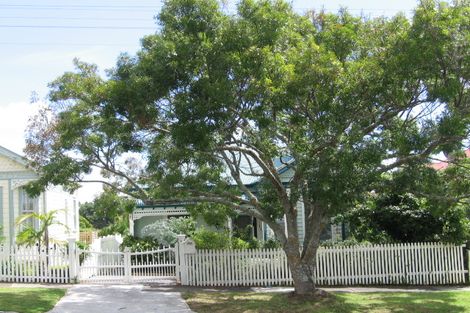 Photo of property in 23 Kiwi Road, Stanley Point, Auckland, 0624