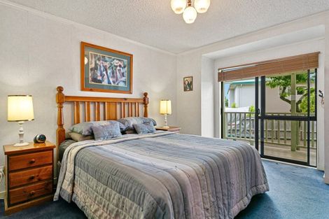 Photo of property in 12 Golders Place, Richmond Heights, Taupo, 3330