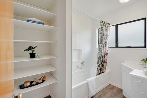 Photo of property in 76a Kahikatea Drive, Melville, Hamilton, 3206