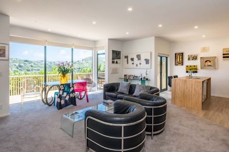 Photo of property in 77u2 Nevay Road, Miramar, Wellington, 6022