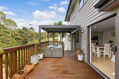 Photo of property in 13 Stubbs Place, Fairview Heights, Auckland, 0632