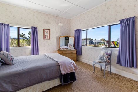 Photo of property in 43 Doug Ledgerwood Drive, Wanaka, 9305