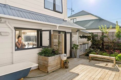 Photo of property in 563 Maunganui Road, Mount Maunganui, 3116