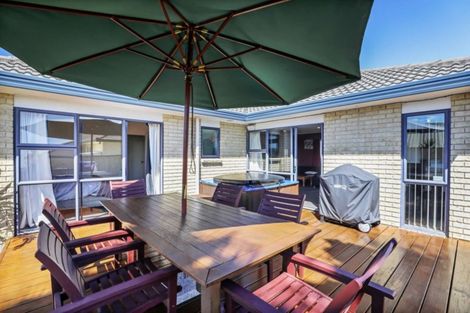Photo of property in 34 Puriri Road, Pukekohe, 2120
