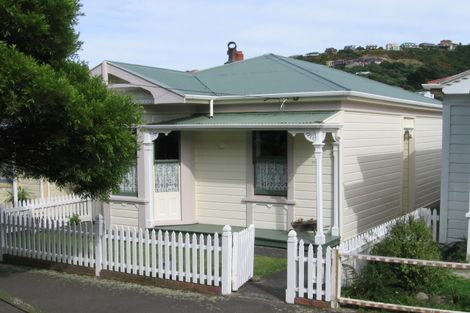 Photo of property in 174 Clyde Street, Island Bay, Wellington, 6023