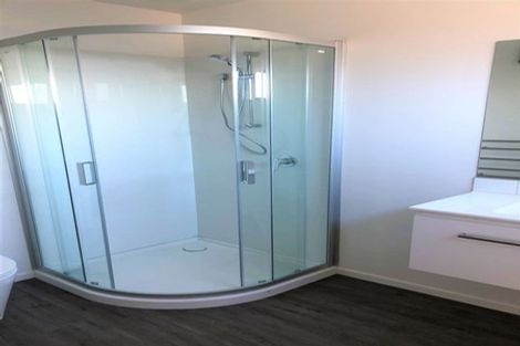 Photo of property in 49 Olliviers Road, Phillipstown, Christchurch, 8011