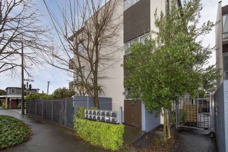 Photo of property in 2/318 Barbadoes Street, Christchurch Central, Christchurch, 8011