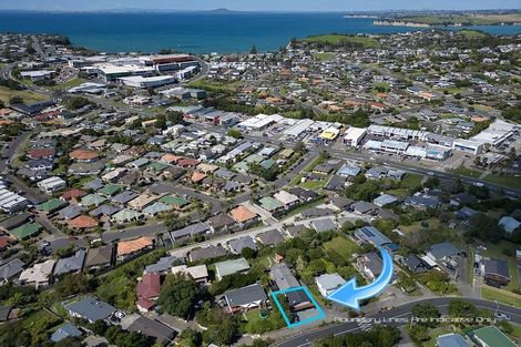 Photo of property in 25a Matai Road, Stanmore Bay, Whangaparaoa, 0932