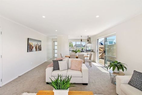 Photo of property in 27 Matata Drive, Takanini, 2112