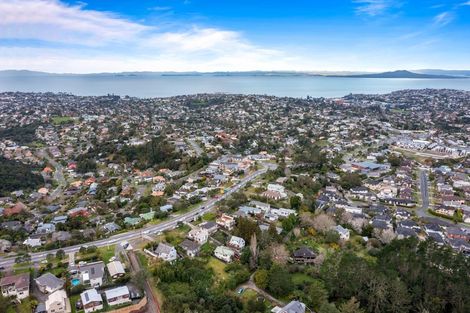 Photo of property in 1/1018 East Coast Road, Fairview Heights, Auckland, 0630