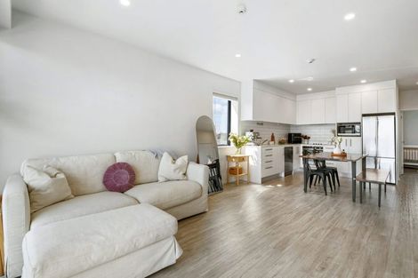 Photo of property in 210/165 Lake Road, Northcote, Auckland, 0627