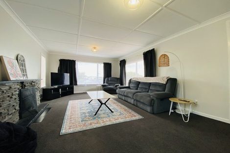 Photo of property in 16 Station Road, Pukekohe, 2120