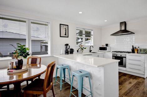 Photo of property in 24 Murray Avenue, Hawera, 4610