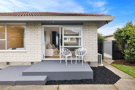 Photo of property in 18 Sawtell Place, Northcote, Christchurch, 8052