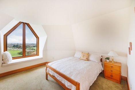 Photo of property in 96 Clifton Terrace, Fitzherbert, Palmerston North, 4410