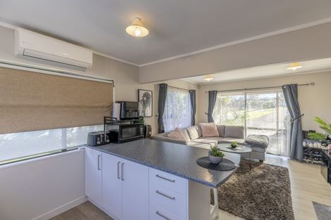 Photo of property in 23 Flaunty Place, West Harbour, Auckland, 0618