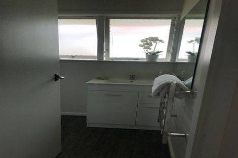 Photo of property in 2/41 Champion Street, Edgeware, Christchurch, 8013