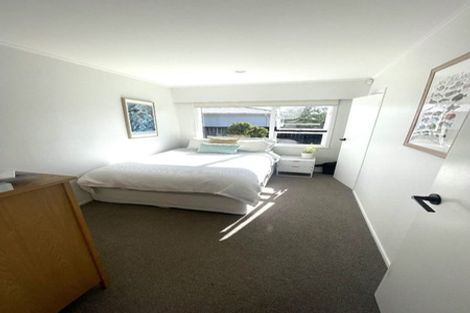 Photo of property in 8 Eskdale Road, Birkdale, Auckland, 0626