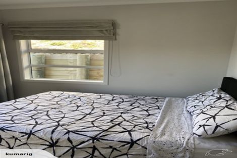 Photo of property in 124 Amesbury Drive, Churton Park, Wellington, 6037