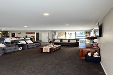 Photo of property in 194 Burwood Road, Burwood, Christchurch, 8083