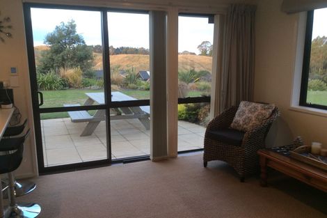 Photo of property in 90 Loch Views Road, Acacia Bay, Taupo, 3385