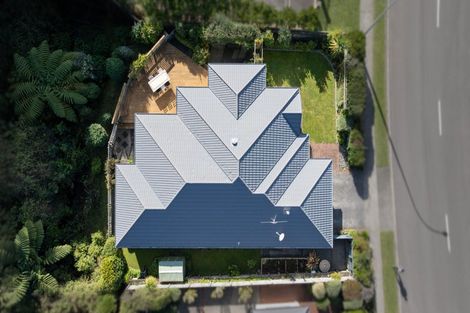 Photo of property in 212 Westchester Drive, Churton Park, Wellington, 6037