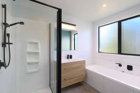 Photo of property in 32 Huntaway Close, Stoke, Nelson, 7011